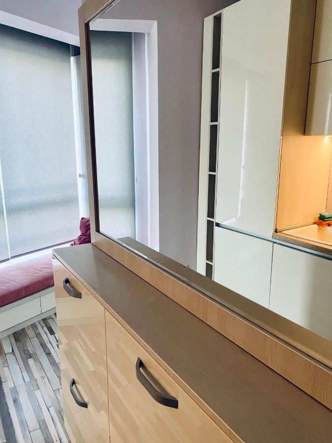 Apartamento Turquoise And Magenta